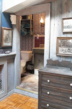 Dusche, Handtücher, Seife, Toilettenpapier