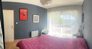 5 bedrooms, iron/ironing board, WiFi, bed sheets - Family home between the sea and the Cevennes (Calvisson)