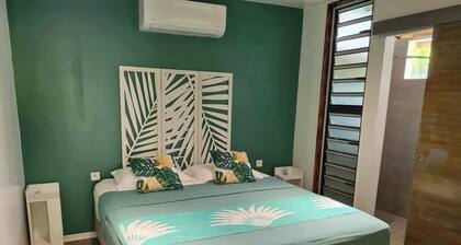 Fare Miti-Rapa Cosy Home. 15 minutes from the mythical Teahupoo wave.