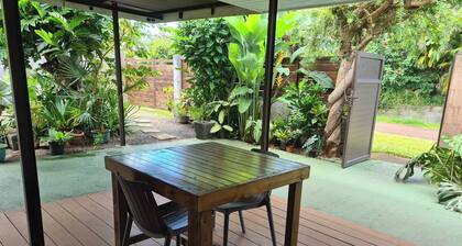 Fare Miti-Rapa Cosy Home. 15 minutes from the mythical Teahupoo wave.