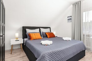 Schreibtisch, kostenloses WLAN, Bettwäsche