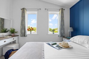 2 bedrooms, iron/ironing board, Internet, bed sheets