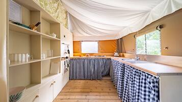 Réfrigérateur, plaque de cuisson