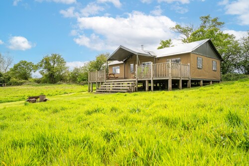Dog friendly Safari Tent, Linnet at Sweffling Hall, Suffolk