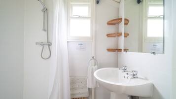 Shower, towels