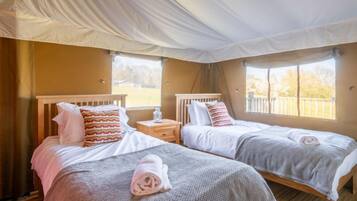 3 dormitorios, Internet, ropa de cama