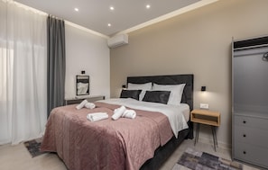 4 bedrooms, travel crib, free WiFi