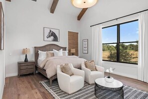 5 bedrooms, WiFi, bed sheets