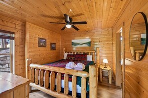 3 bedrooms, iron/ironing board, WiFi (free), bed sheets