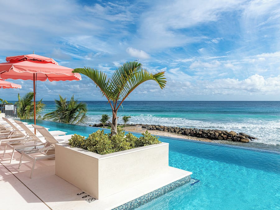 3 albercas al aire libre y camas balinesas (con cargo)