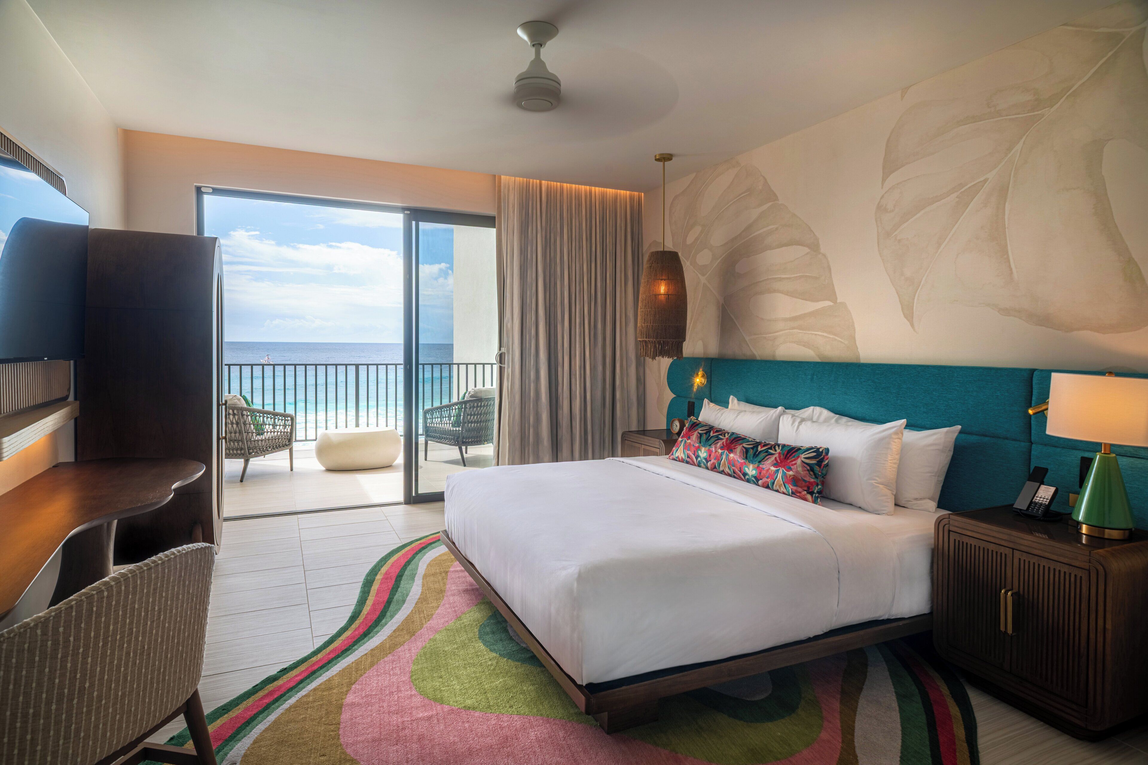 Standard Room, 1 King Bed, Pool View | In-room safe, desk, blackout curtains, soundproofing