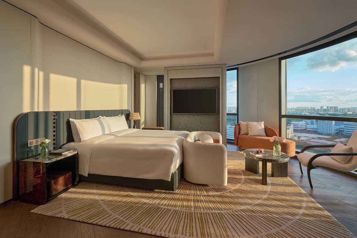 Presidential Suite | Premium bedding, down comforters, Select Comfort beds