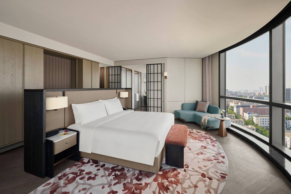 Suite, 1 Bedroom | Premium bedding, down comforters, Select Comfort beds