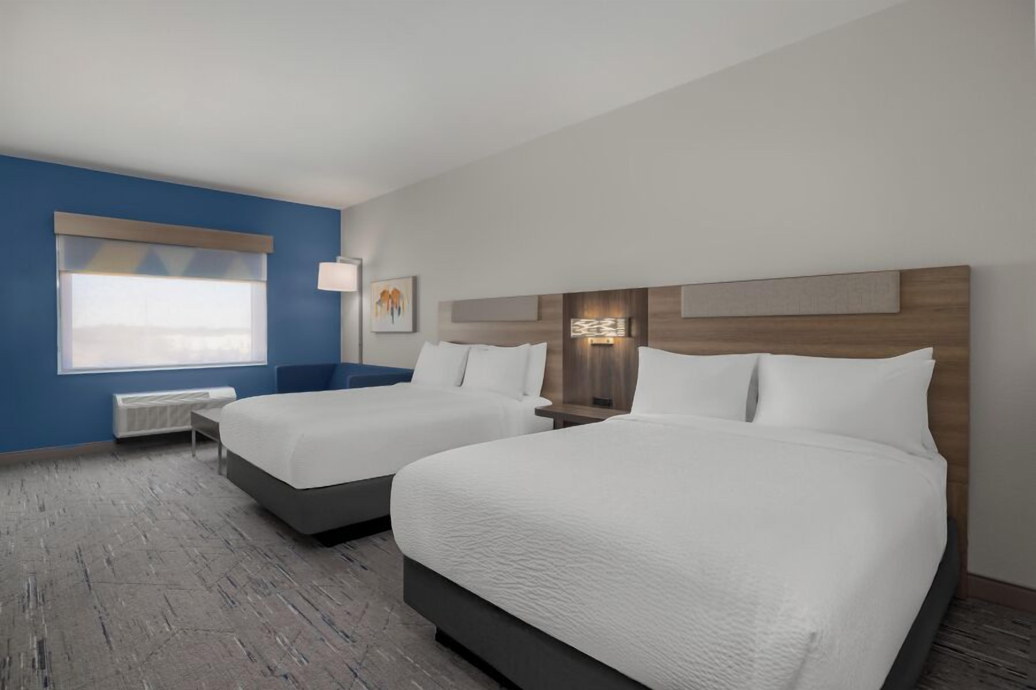 スイート クイーンベッド 2 台 車椅子で利用可能な浴槽 禁煙 (Communications, Mobility) | 遮光カーテン、アイロン / アイロン台、WiFi (無料)、ベッドシーツ