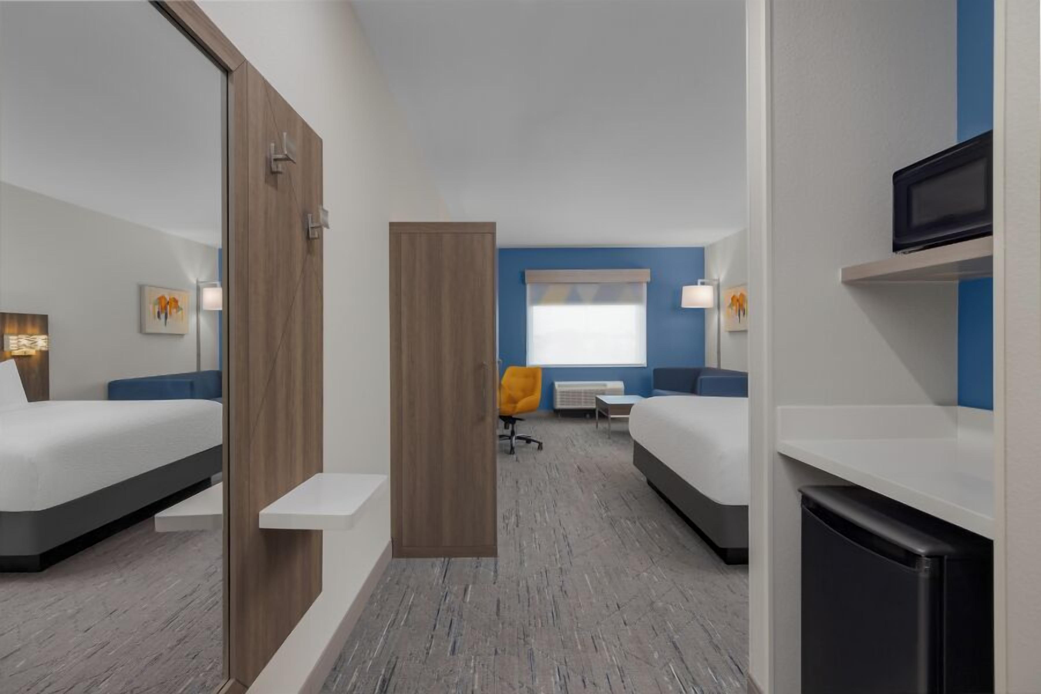 Pimennysverhot, silitysrauta/-lauta, ilmainen Wi-Fi, vuodevaatteet