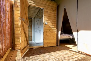 9 habitaciones, internet y ropa de cama