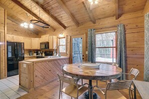 Dining - Tranquil Valley Retreat w/ Games & Hot Tub (Pigeon Forge)