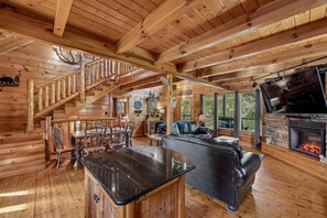 TV, fireplace, video games - Mountain View Cabin w/ Hot Tub (Sevierville)
