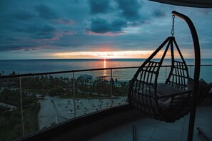 Deluxe-Apartment, Meerblick | Terrasse/Patio