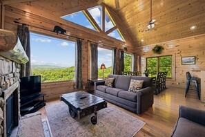 Fernseher, Kamin