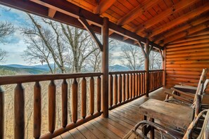 Property grounds - 1 Bedroom Cabin w/ Pool Table & Hot Tub (Sevierville)