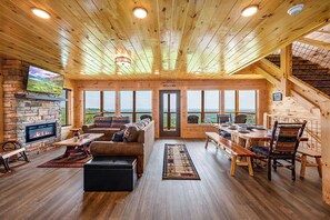 Fernseher, Kamin, Videospiele