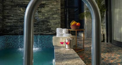 Sundowner Bunglow - Your Own 5 Star