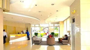 Lobby - Homey 1BR with Balcony City View in Grace Res (Taguig City)