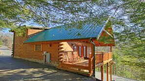Exterior - Adorable Cabin w/ Hot Tub & Views (Gatlinburg)