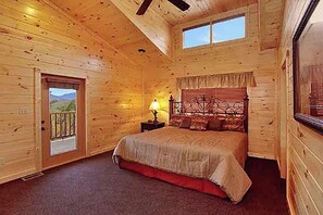 2 bedrooms, iron/ironing board, free WiFi, bed sheets - Rustic Cabin w/ Majestic Views & Hot Tub (Gatlinburg)