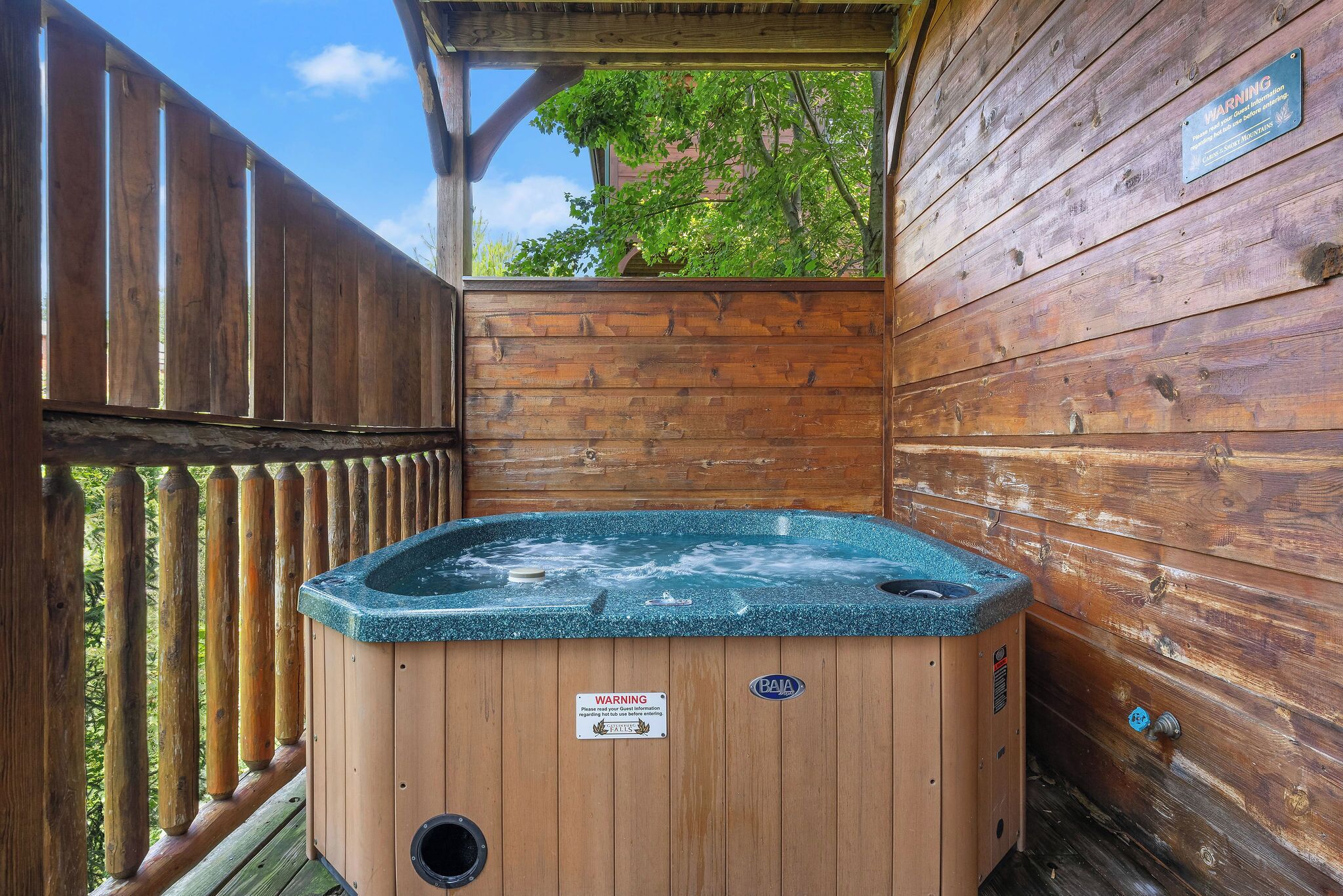 Tina de hidromasaje al aire libre