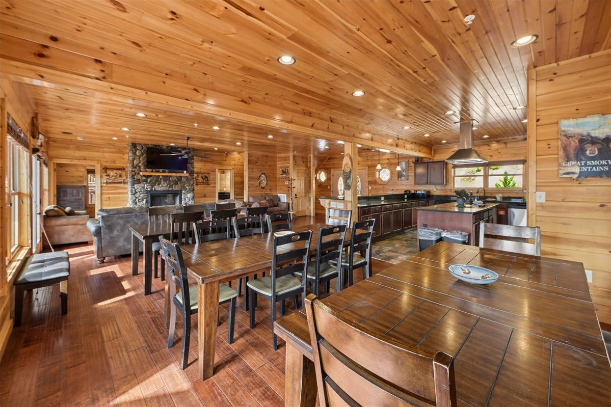 082-Dining Room