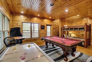 Spielezimmer