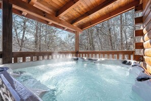 Bain à remous extérieur