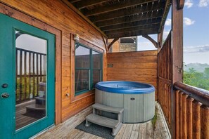 Terrace/patio - A Breathtaking Smoky Mountain Escape w/ Hot Tub (Gatlinburg)