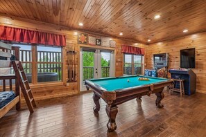 Games room - A Breathtaking Smoky Mountain Escape w/ Hot Tub (Gatlinburg)