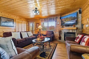 テレビ、暖炉、テレビゲーム