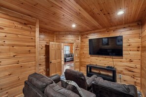 Fernseher, Kamin, Videospiele