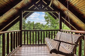 Property grounds - Spacious Mountain Cabin w/ Game Area & Hot Tub (Gatlinburg)