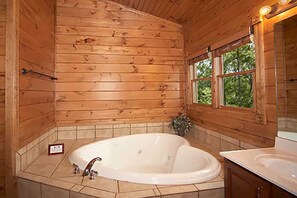 Towels - Romantic & Fun-Filled Cabin with Game Loft (Gatlinburg)