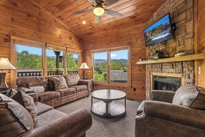 Fireplace, video games - Romantic Retreat w/ Game Room & Jacuzzi (Gatlinburg)