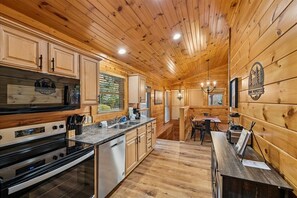 Fridge, microwave, oven, stovetop - Romantic Hideaway w/ Jacuzzi, Hot Tub & Views (Gatlinburg)