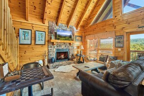 Fireplace, video games - Smoky Mountain Log Cabin w/ Hot Tub (Pigeon Forge)