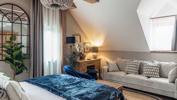 Signature Double Room, Garden View | Premium bedding, minibar, individually decorated, individually furnished