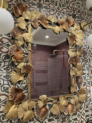 Economy-Doppelzimmer | Badezimmer | Haartrockner, Handtücher, Seife, Shampoo