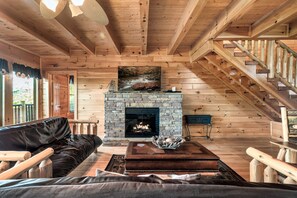 Fireplace, video games - Smoky Mountain Charm w/ Hot Tub & Views (Sevierville)