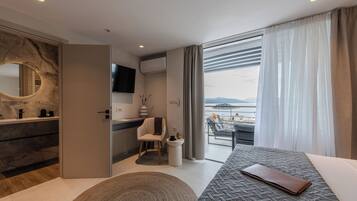 Panoramic Suite, Sea View | Laptop workspace, soundproofing, iron/ironing board