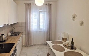 Fridge, oven, stovetop, dishwasher - Amazing apartment in Sibenik with WiFi (Sibenik)