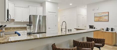 Mikrowelle, Ofen, Herdplatte, Geschirrspüler