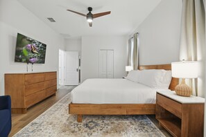 7 habitaciones, tabla de planchar con plancha, wifi y ropa de cama